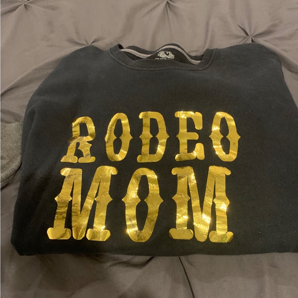 Womens size 2X Rodeo Mom sweatshirt.